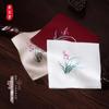 Zhi Jin Lou Handbesticktes Seiden-Quadratuch mit Orchideen