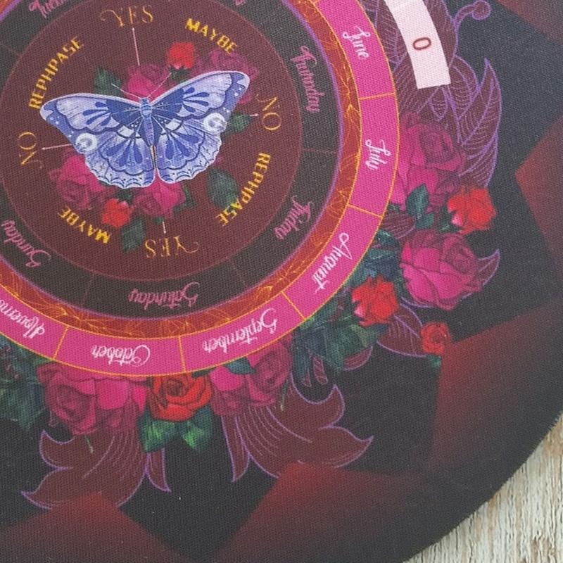 Pendulum Board Divination Mat with Crystal Pendulum Necklace Witchcraft Supply for Divination Enthusiasts