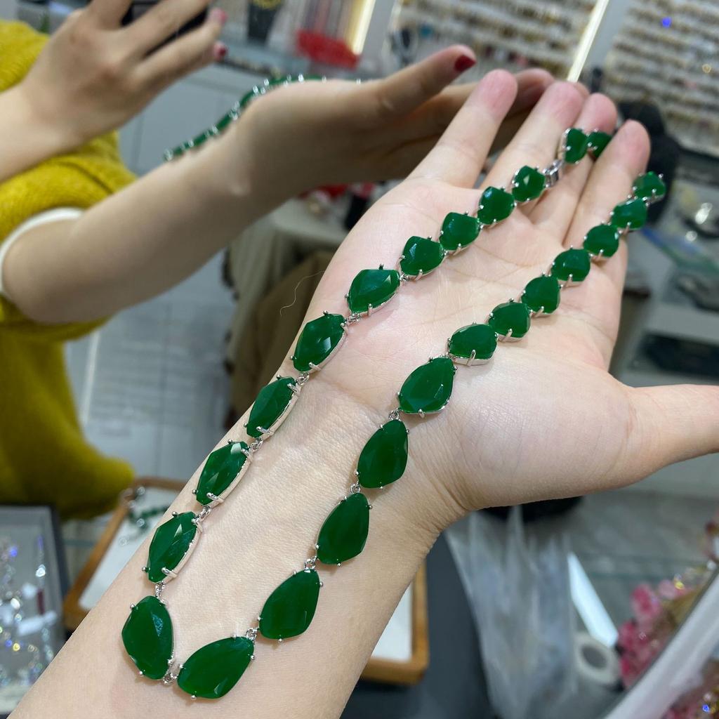 Natural Emerald Crystal Necklace Irregular Section Niche Design Sense Collarbone Chain, Light Luxury High Sense