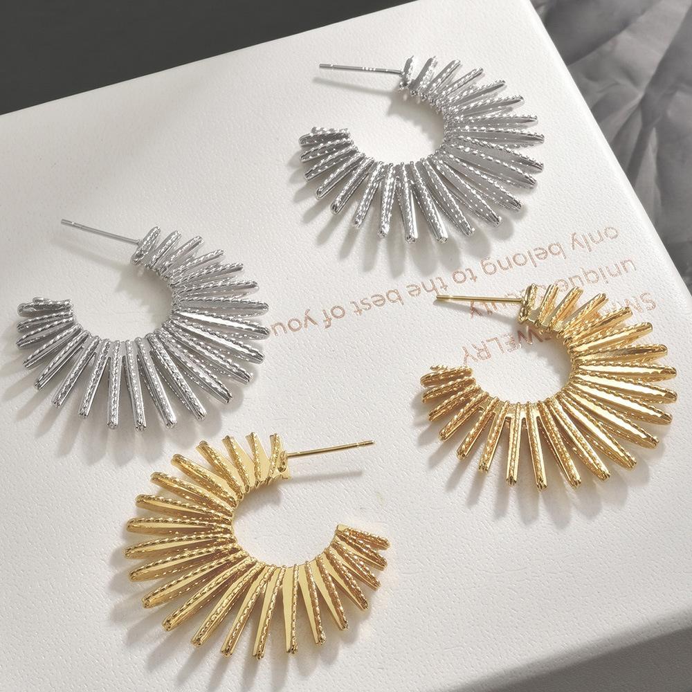 New sunflower gold and silver two-color high-end earrings, European and American style metal earrings, fan-shaped light luxury heavy industry earrings