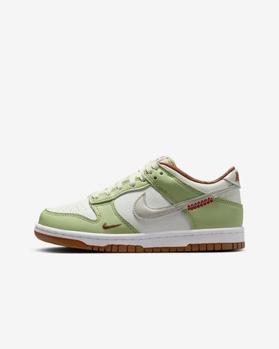 

Nike Dunk Low Year of The Snake Sail White HV6001-101 GS Size 3.5Y-7Y EU 35.5 зелений
