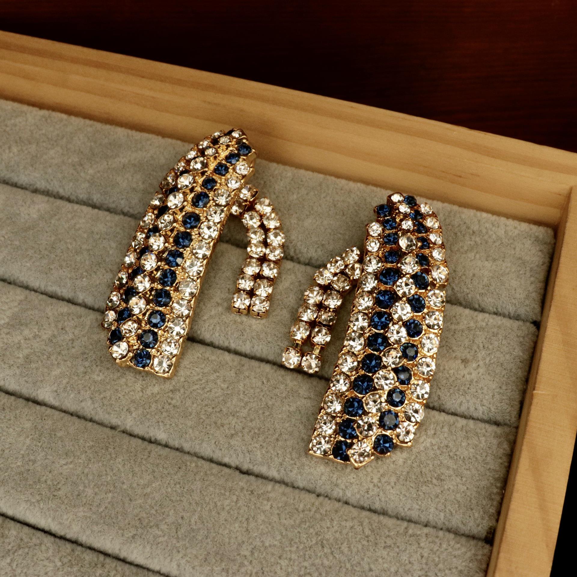 Glamorous Rhinestone Ear Cuff with Bold Design