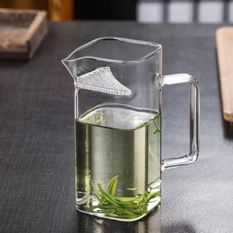 Shangqi Glass Crescent Tea Cup with Infuser