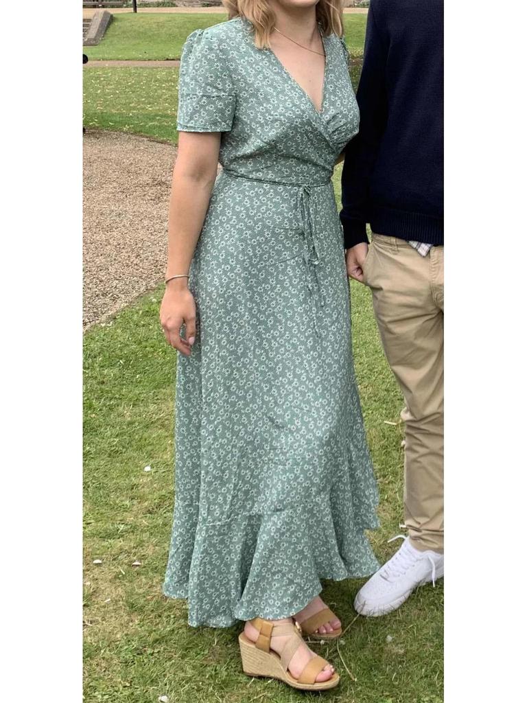 Wickelkleid mit Blumenmuster und V-Ausschnitt und kurzen Ärmeln 2022