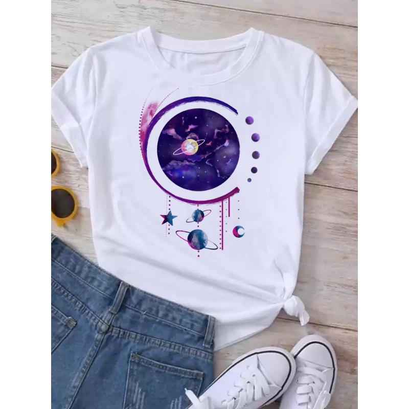 Maycaur T-shirt Dam Måne Planet Tryck Mode T-shirts Casual Rund Hals Kort Ärm Streetwear Dam T-shirt Vintage Toppar