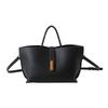 Large capacity handbag women's 2025 new retro versatile commuter tote bag fashion messenger bag
