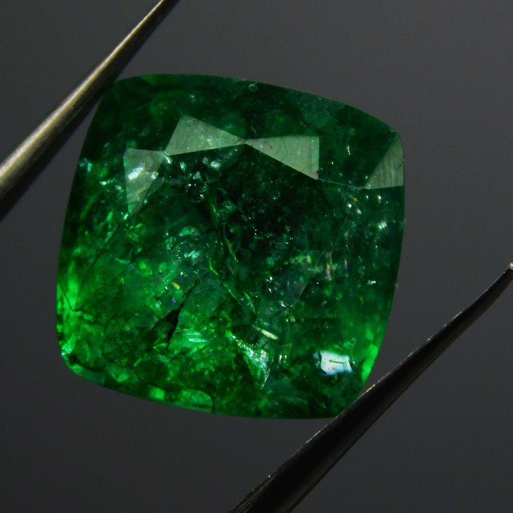 Natural Green Emerald Loose Gemstone Colombian 10 ct Cushion Cut for Jewelry Making and Crafts