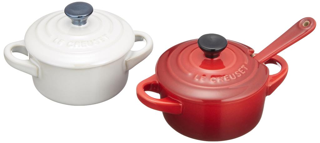 LE CREUSET Kleines Cocotte-Paar mit Löffeln Kirschrot Weiß Hitzebeständig Mikrowellen- und Ofenfest