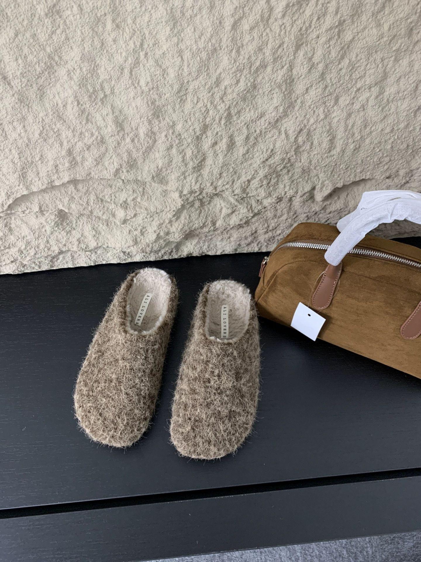 

New lamb wool thick-soled height-increasing wool shoes, winter velvet warm bag head half slippers 40 темно-коричневого