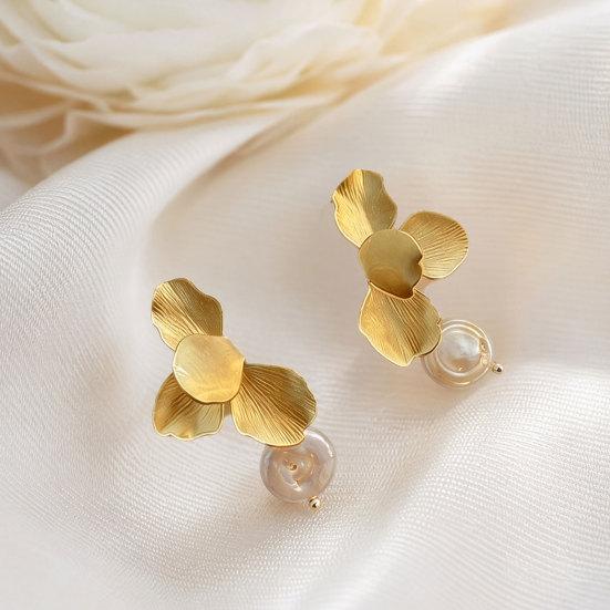 1 Pair Irregular Petals Earrings for Women, Large Statement Dangle Earrings with Faux Pearl, Gold Plated Prom Wedding Jewelry Gift