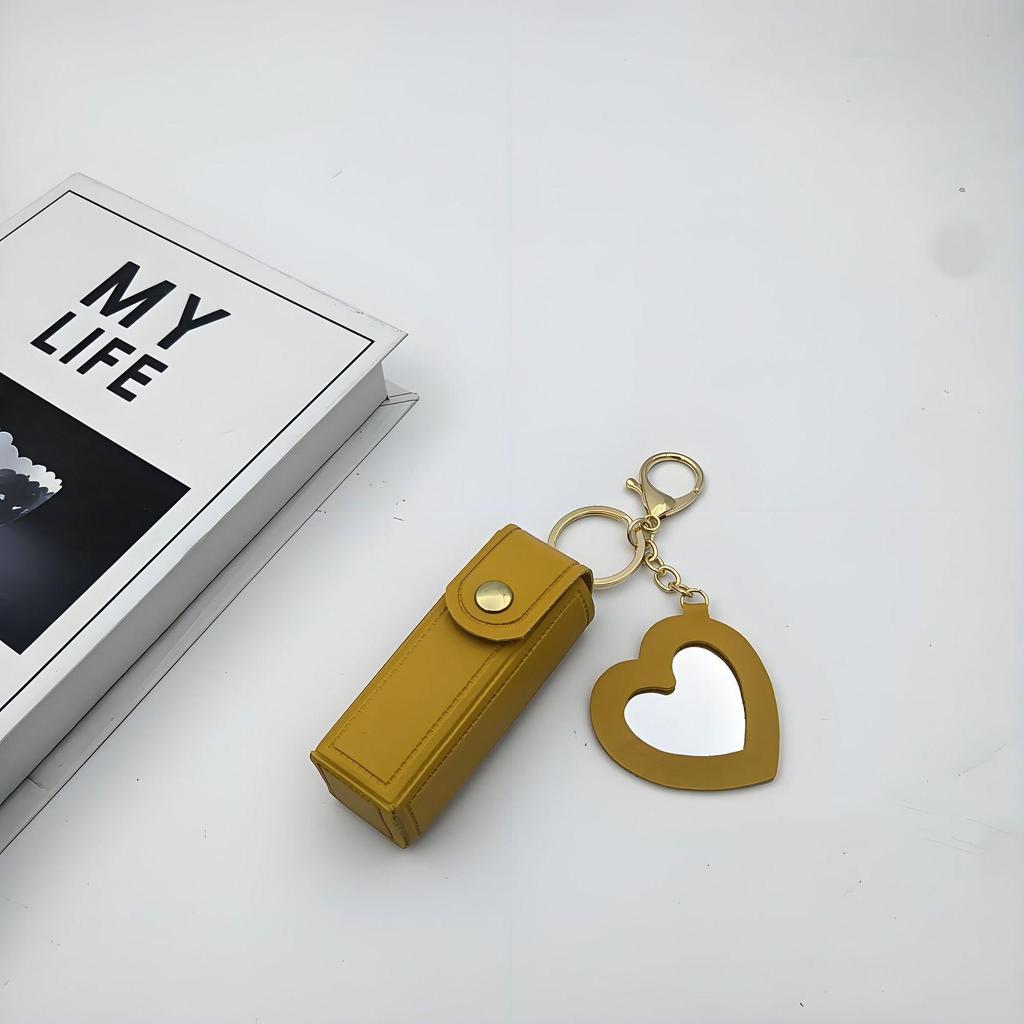 Přenosné pouzdro na rtěnku ve tvaru srdce s ochrannou kůží a roztomilou klíčenkou s přívěskem