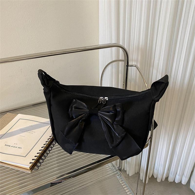 

Contemporary Urban Simple Design Canvas Handbag For Women Available In White And Black чорний