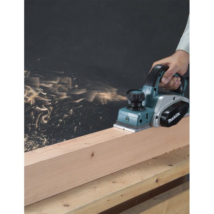 Rabot Makita KP0800 620W 82mm - Rabotage précis de bois