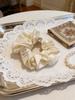 1 Bucată Scrunchie Satin Alb Crem Etichetă DIOR Cataramă Metalică Elastic Moale Mătase Accesoriu Păr Elegant Femei pentru Uz Zilnic