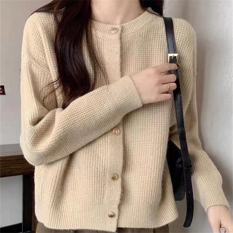 Spring and Autumn new crew neck knitted jacket for women to wear with gentle temperament short thickened sweater cardigan