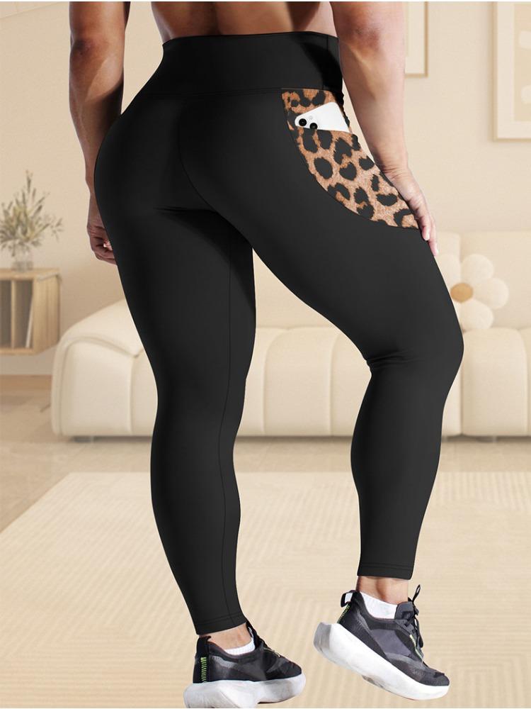 Plus Size Yoga Pants with Leopard Print High-waisted Sexy Running Sports Tight-fitting Pants for Women with Butt-lifting Sweat-wicking Base Layers.