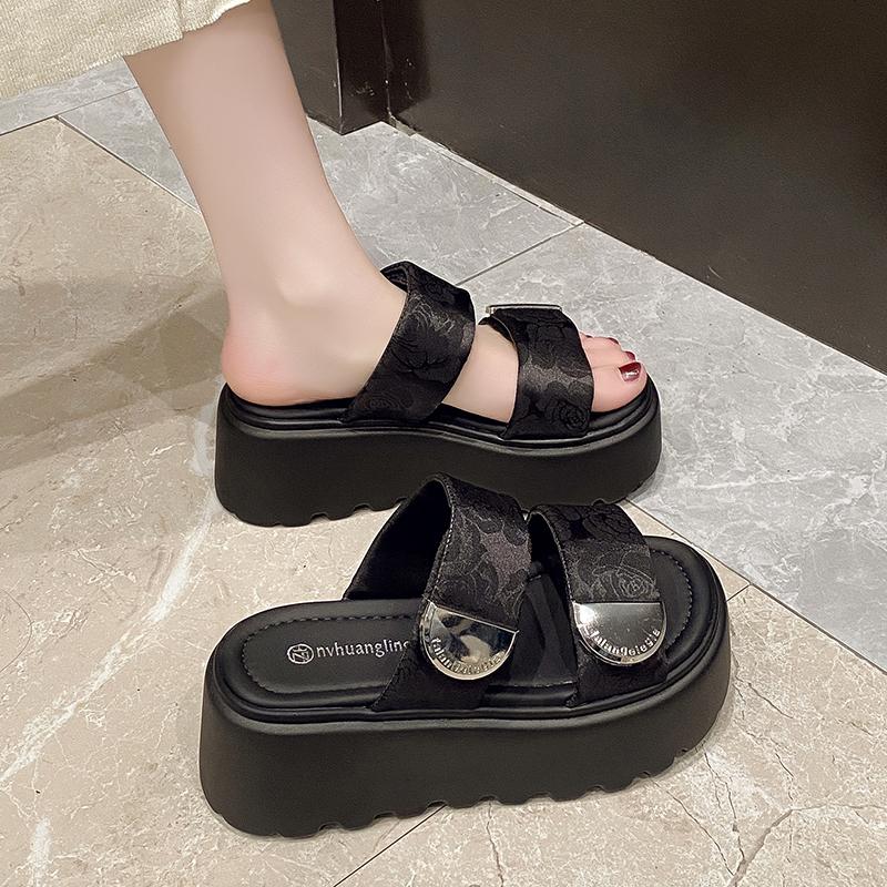 Fashion Slippers Women Summer Shoes Pantofle Platform Slides 2025 Soft Shoes Woman 2025 House Slippers Platform Pantofle Summer Soft New