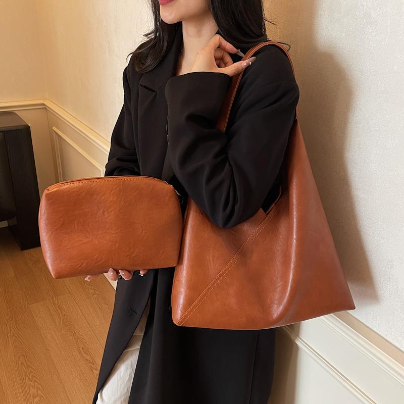 Large Capacity Retro Bag Women's Shoulder Bag Commuter Tote Bag