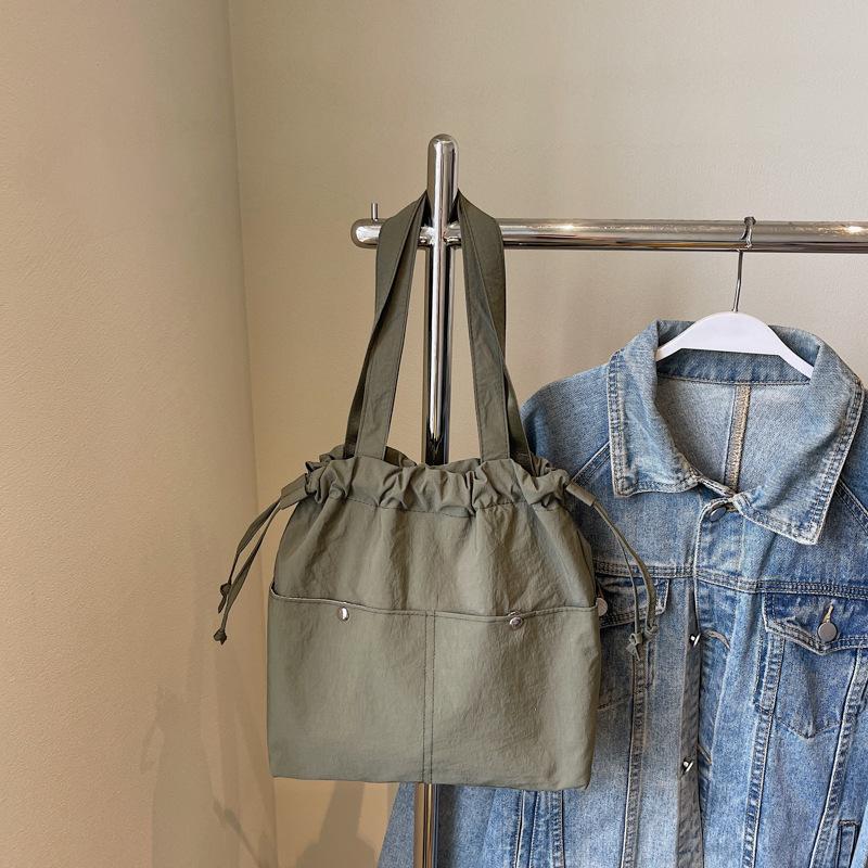 Casual Big Bag Women's 2025 New Fashion Cloth Bag Shoulder Armpit Bag Large Capacity Bucket Bag Class Commuter Bag