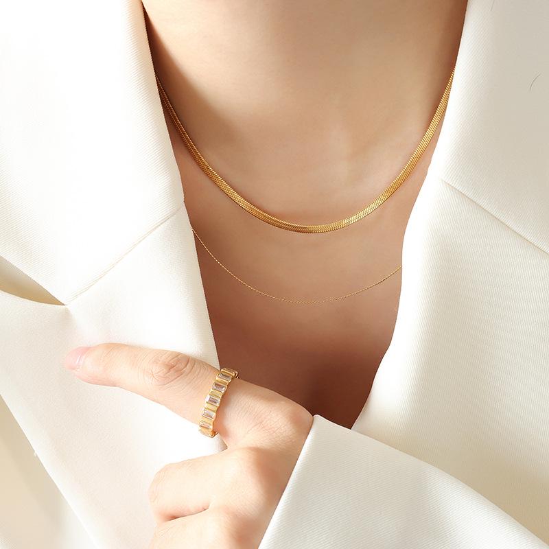 Chic European & American Trendy Double-Layer Blade Chain Necklace: Versatile Hot Girl Fashion Clavicle Piece