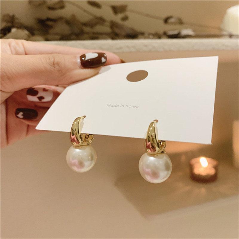 New Cute Pearl Studs Hoop Earrings for Women Gold Eardrop Minimalist Tiny Huggies Hoops Wedding Fashion Jewelry