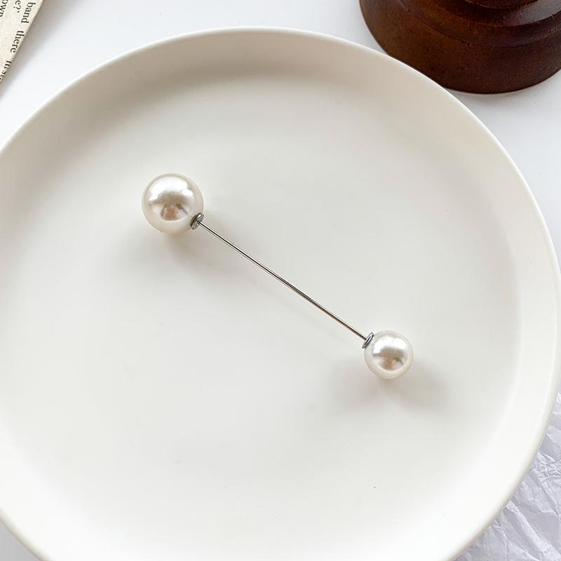 

Korean Retro Pearl Brooch Metal Scarf Buckle - Elegant Anti-Exposure Pin
