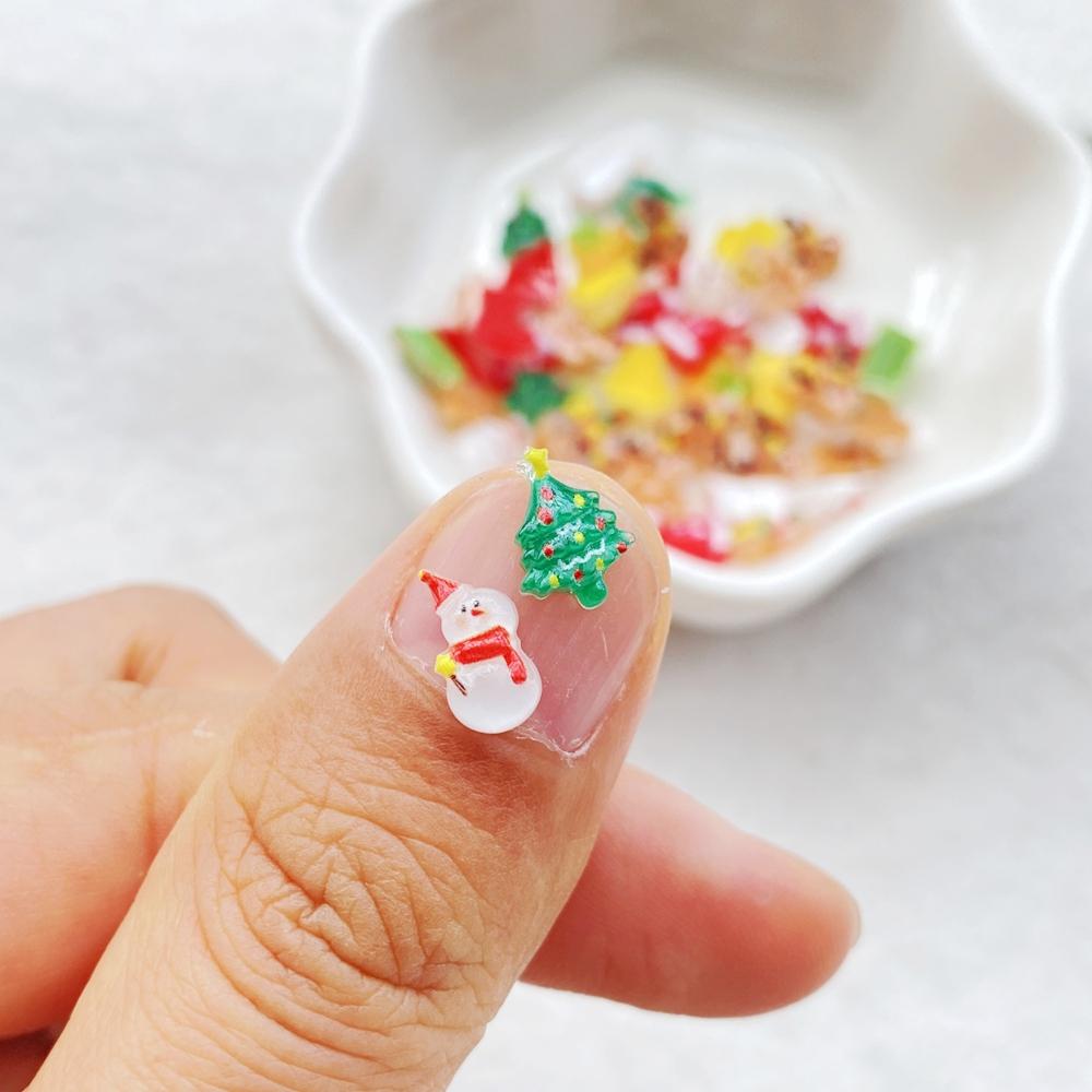 50pcs Resin Mini Cartoon Santa Claus Snowman Deer Bell Cane Christmas Tree Flat Back Nails Art Decor DIY Scrapbook Accessories