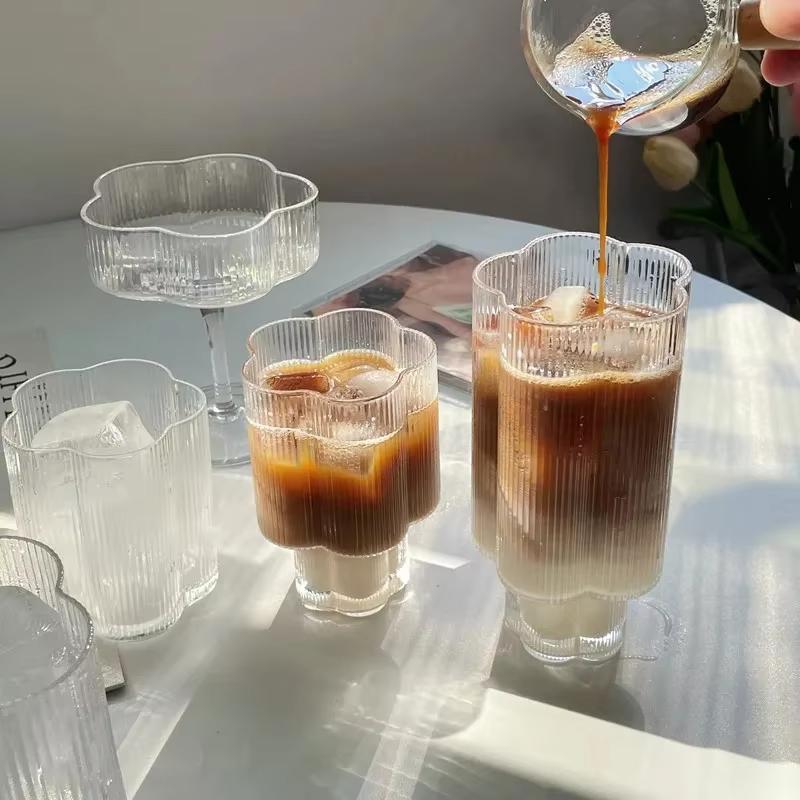 

Прозрачный стакан для мороженого, виски, красного вина, стеклянная кружка с цветочным узором, винтажная кружка для американского кофе со льдом, домашняя чашка 1PCS