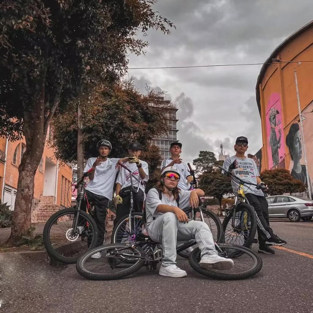 Pneu de Bicicleta MAXXIS Hookworm 26 x 2.5 BMX com Talão de Aço Pneu Clincher para Rua Park vert Flatland Tamanhos 20 polegadas 24 26 27.5 ou 29