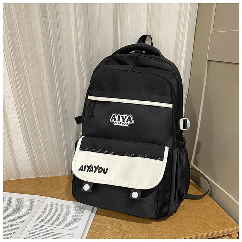 The new schoolbag is high-value, fresh and sweet backpack, light for junior high school students, and large-capacity backpack for spring outing.