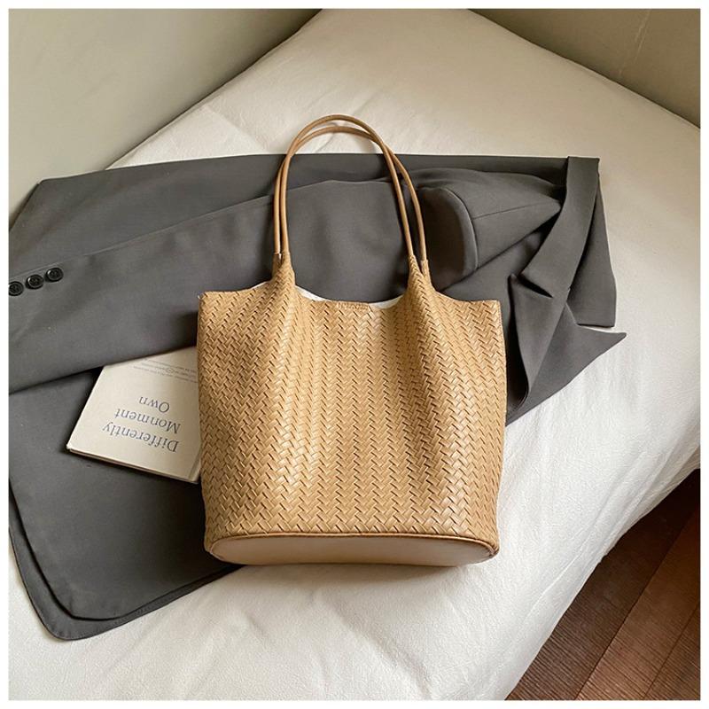 

Retro hand-woven tote bag, new large-capacity commuter shoulder bag, casual high-value underarm bag for women