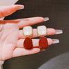 Retro New Exquisite High-end Light Luxury Earrings Women's Niche Design Sense Fashionable Atmosphere Stud Earrings Women's Versatile Earrings