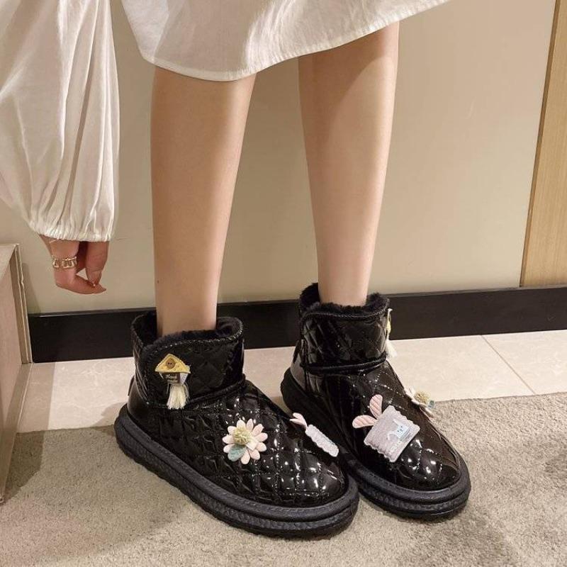 Waterproof Plush Woman Shoes Round Toe Snow Boots for Women Winter Padded Booties Trend 2025 Non Slip Designer Luxury Boot Sale