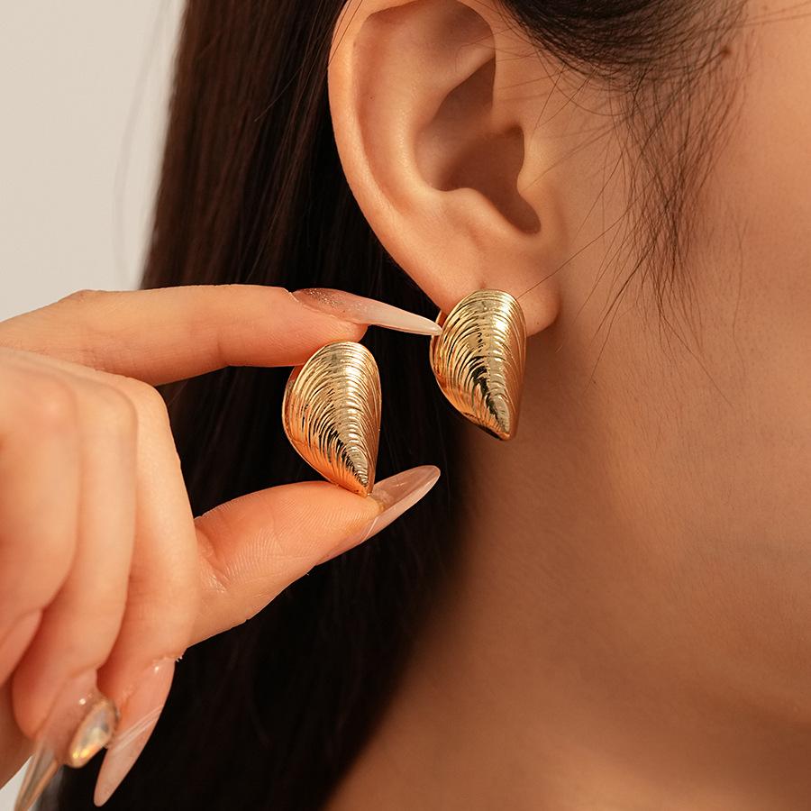 Vintage Multi Layer C-Shape Earrings for Women Exaggerated Metal Pleated Striped Drop Earrings Goth Punk Jewelry Accessories