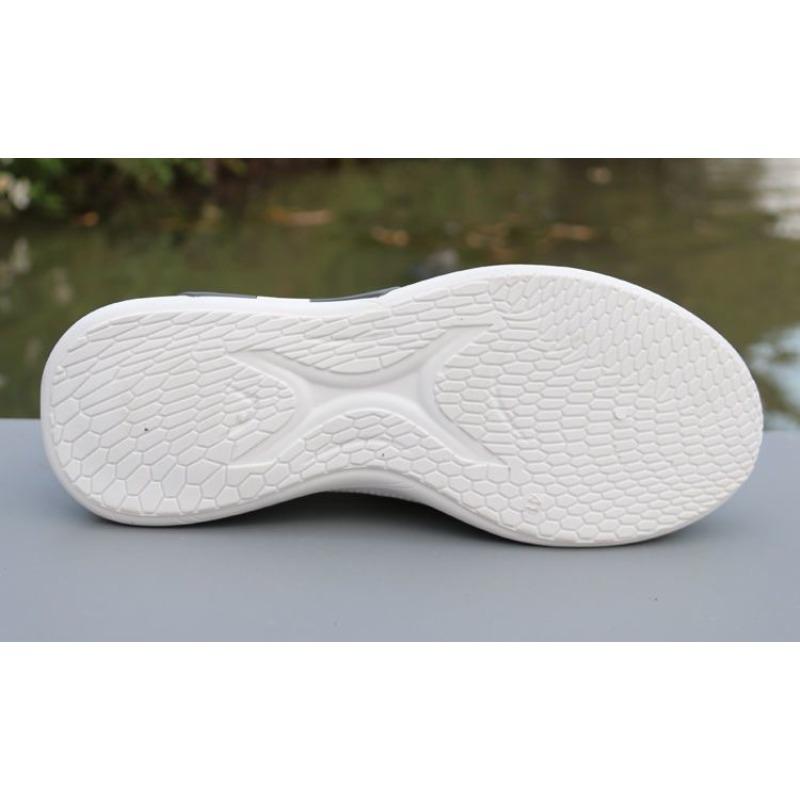 Men's Running Shoes New Breathable Mesh Lightweight Casual Sneakers, Soft Sole Non-Slip Odor-Resistant White Athletic Shoes