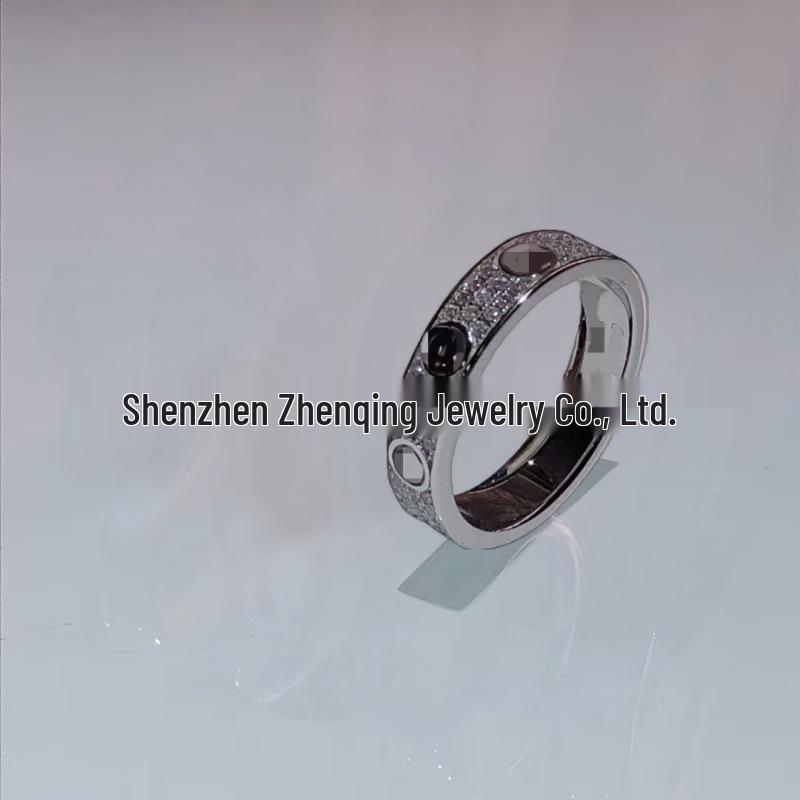 Hochwertige 18K Gold-Plattierte Sterling Silber Partnerringe mit Drei Reihen Diamanten - Leichter Luxus Design in Breiten und Schmalen Ausführungen.