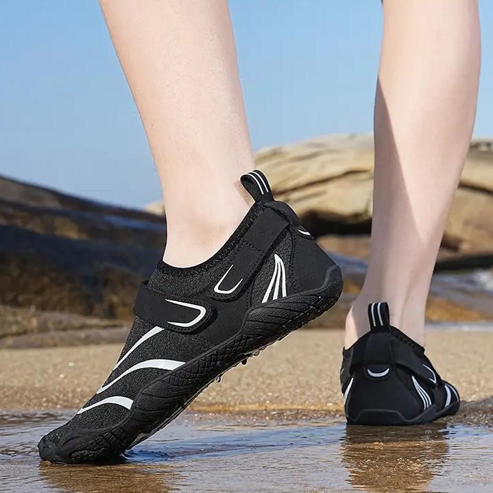 New outdoor men's and women's beach creek shoes breathable, lightweight and non-slip wading couple swimming amphibious beach shoes