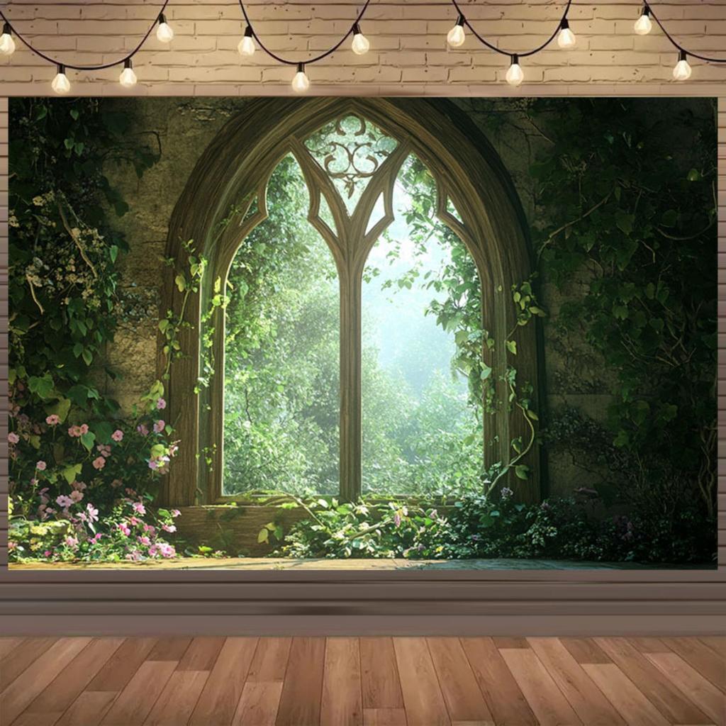 2D flach, 1 Stück verzauberter Wald-Fensterstoff-Hintergrund: gotisches Bogenfenster mit Efeu und Vegetation, realistischer Lichteffekt und Schatten,