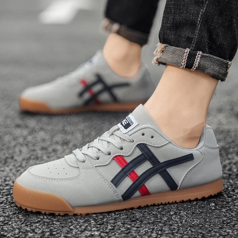 White Breathable Casual Shoes Men Canvas Shoes Korean Men Slip-on Couples Sneakers Comfortable Outdoor Walking Flats Shoes