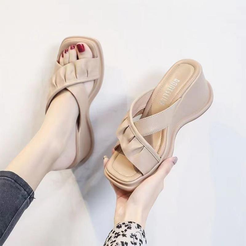 

Slippers women s height increase niche 2025 new thick-bottomed French evening wind sandals summer wear comfortable satin material 40 абрикосовый