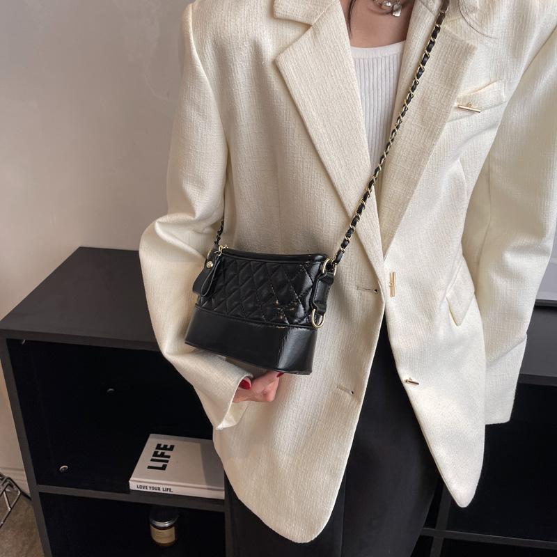 This year's popular bag versatile women's bag 2025 new fashion diamond chain splicing single shoulder crossbody stray bag