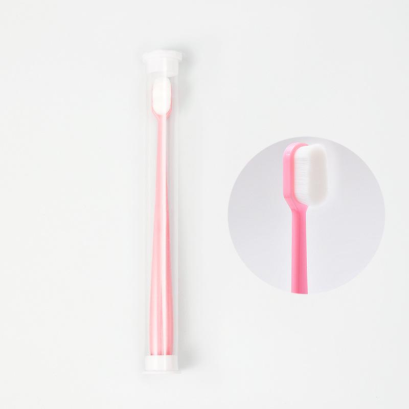 

Японская зубная щетка с ультрамягкой щетиной и защитной цилиндрической упаковкой - Универсальное использование.