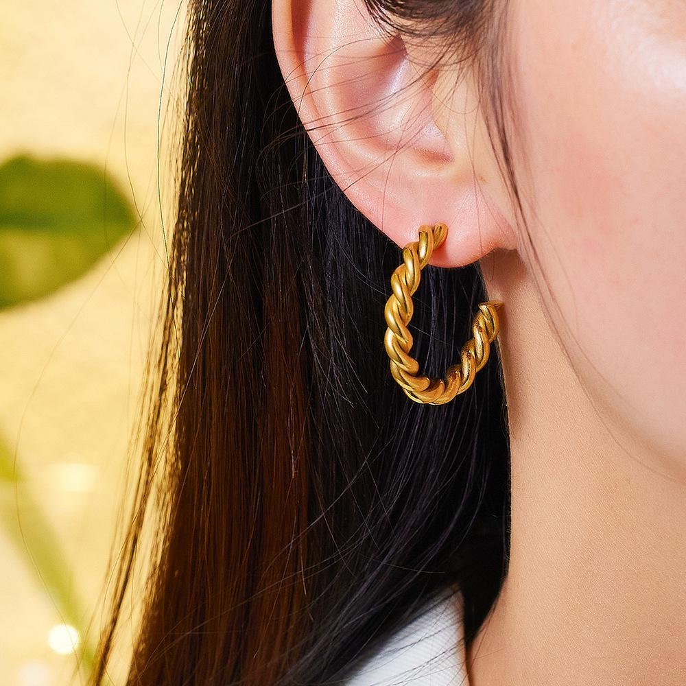 18K Gold-Plated Twisted Rope C-Shaped Earrings for Women