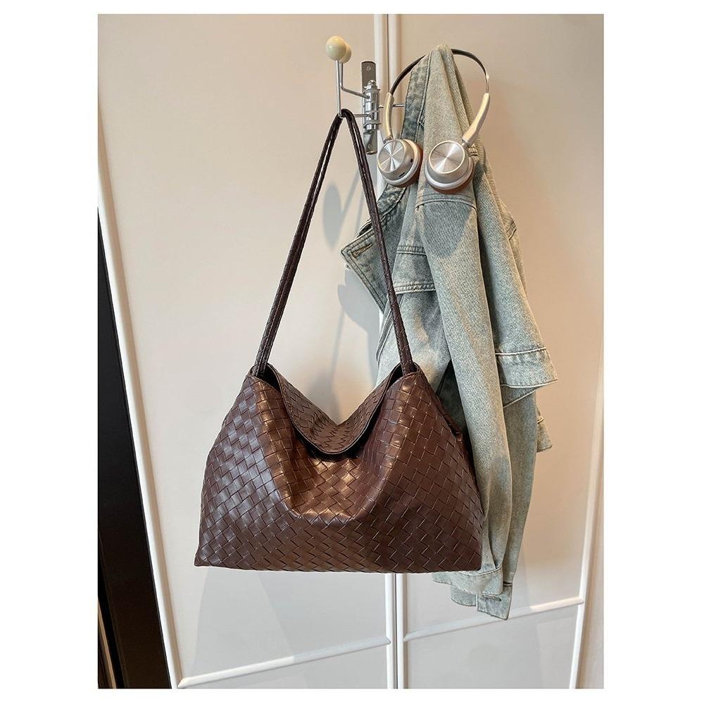 Lightweight Large Capacity Faux Leather Multipurpose Storage Bag for Daily Use