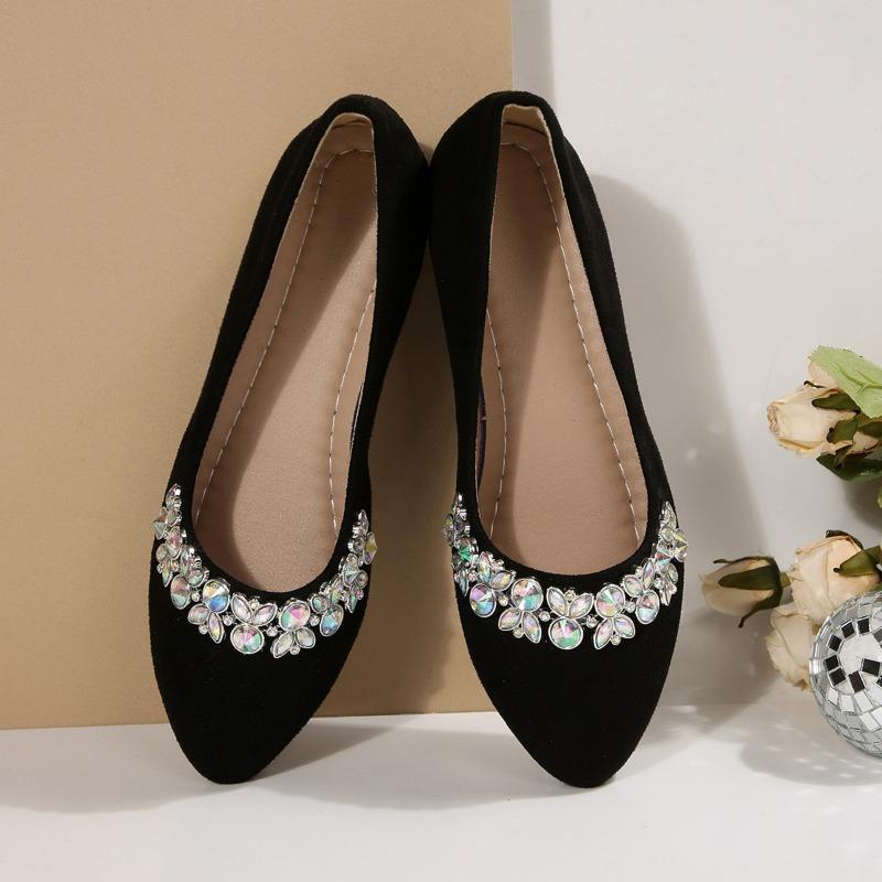 A New Style of Water Diamond Pointed-toe Single Shoes for Women, Featuring A Shallow Flat Toe On One Foot