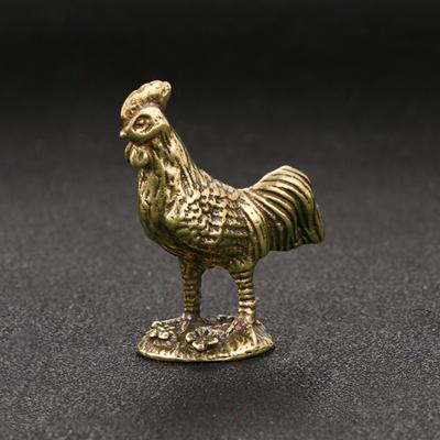 Elegantní socha kohouta Retro Vynikající čisté linie Kuřecí figurka pro kancelář