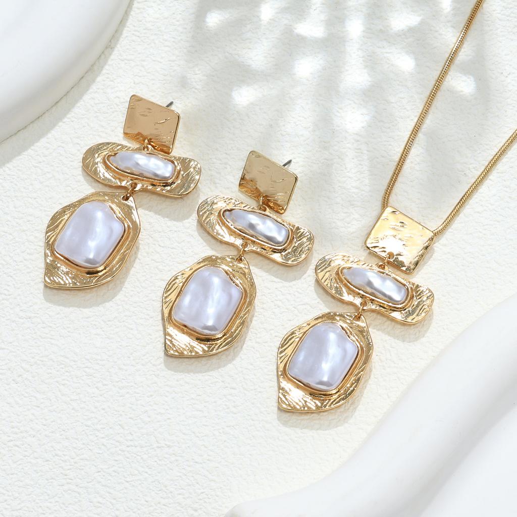 European and American Luxury Geometric Square Irregular Necklace Earrings Women's Trend Special-shaped Pearl Set