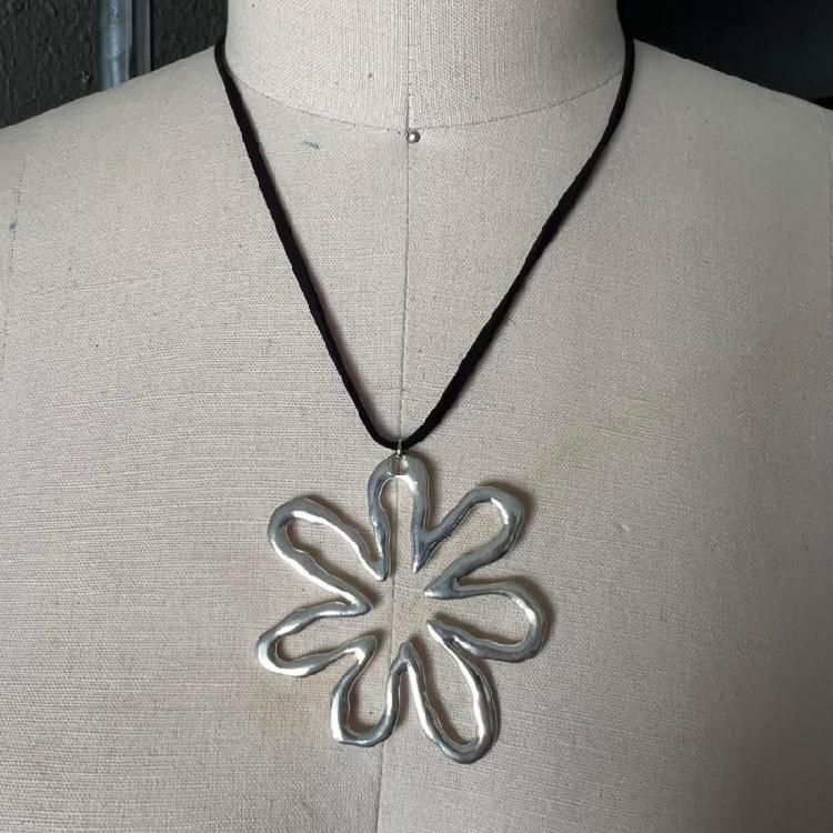 Sweet Cool Heart Pendant Necklace Adjustable Choker Fashion Collar Neckchain