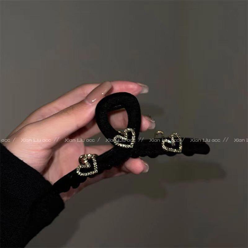 Black Flocking Peach Heart Delicate Grab Clip Shark Clip  Ladies Girls Fashion Hair Accessories