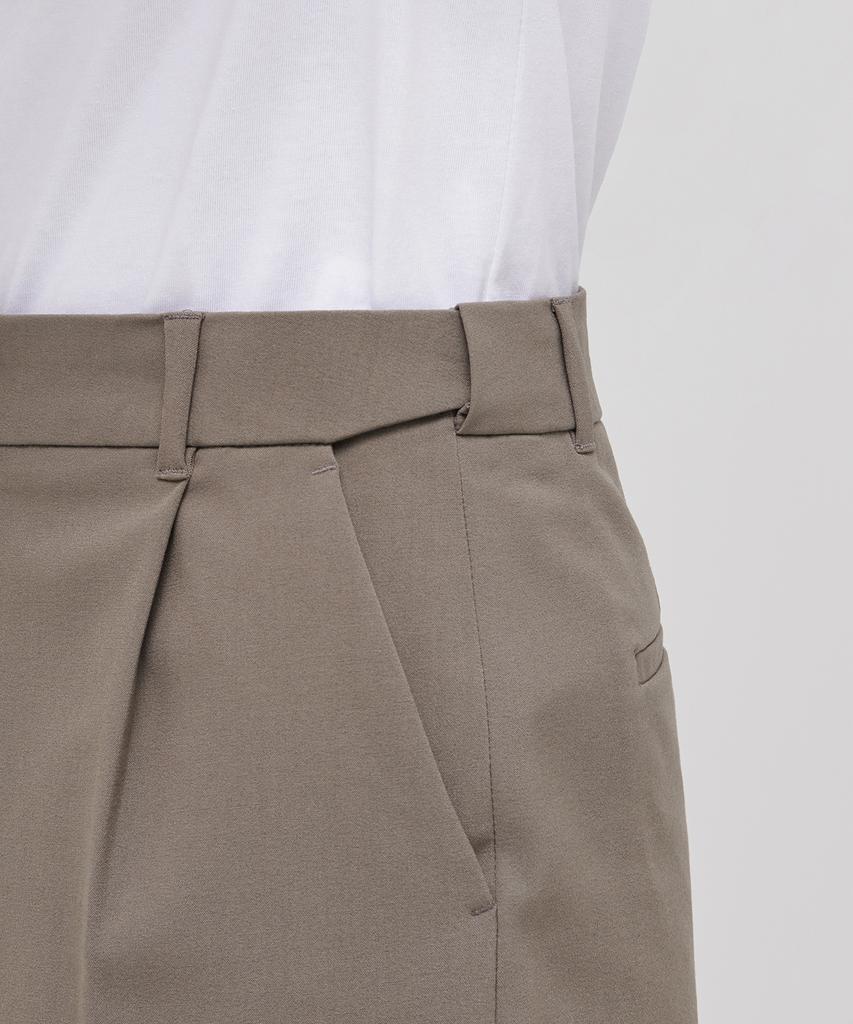 MUSINSA STANDARD WOMAN Women'S Lightweight Hidden Elastic Waist Half Slacks [Dusty Beige]